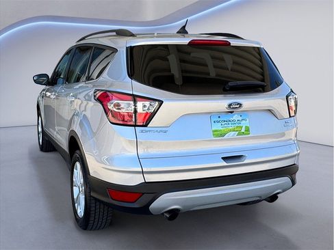 Used 2018 Ford Escape SE w/ SE Sync 3 Package FWD image 4
