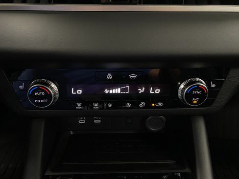 New 2026 Mitsubishi Outlander AWD image 25