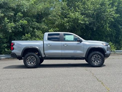 New 2026 Chevrolet Colorado ZR2 w/ Technology Package AWD/4WD image 30