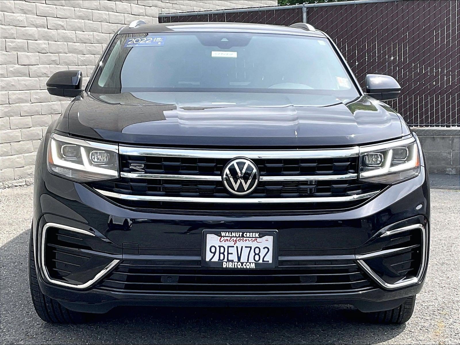 Certified 2022 Volkswagen Atlas Cross Sport SEL R-Line AWD/4WD image 2