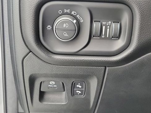 Used 2022 RAM 1500 Laramie RWD image 30