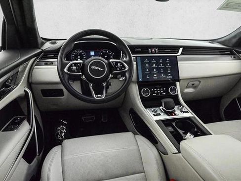 Used 2022 Jaguar F-PACE SVR image 19