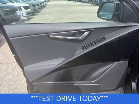Certified 2023 Kia Niro EX FWD image 11