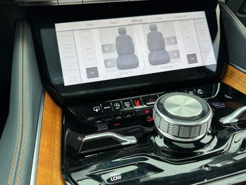 Used 2023 Jeep Grand Wagoneer Series III image 20