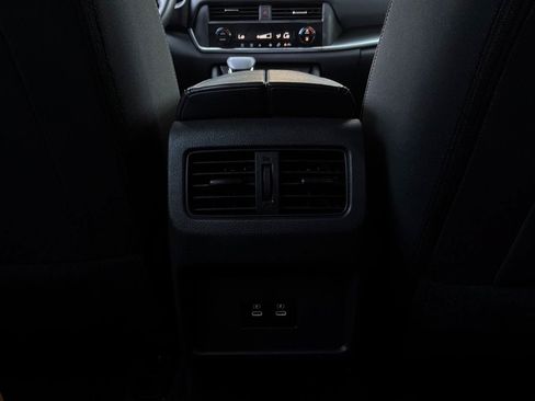 Used 2025 Nissan Rogue SV FWD image 13