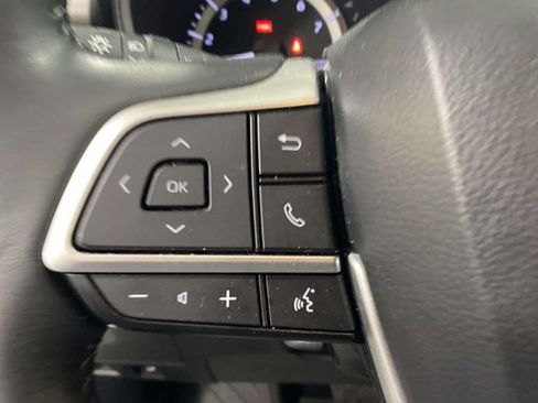 Used 2023 Toyota Highlander LE image 16