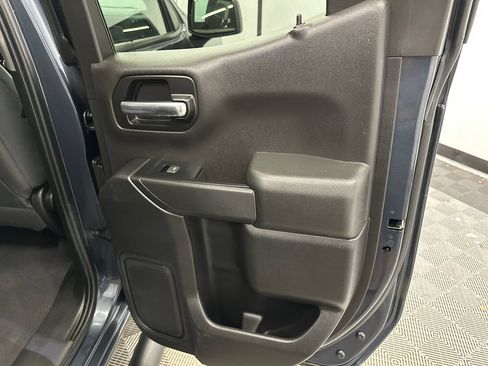 Used 2019 Chevrolet Silverado 1500 Custom Trail Boss w/ Custom Convenience Package AWD/4WD image 16