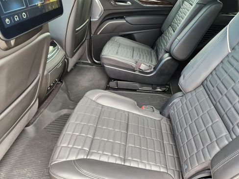 Certified 2024 Cadillac Escalade Sport Platinum w/ LPO, ONYX Package image 31