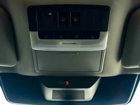 Used 2023 Nissan Pathfinder Platinum FWD image 35