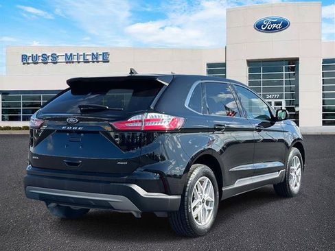 Used 2024 Ford Edge SEL w/ Convenience Package image 4