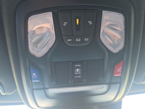 Used 2025 RAM 3500 Big Horn AWD/4WD image 36