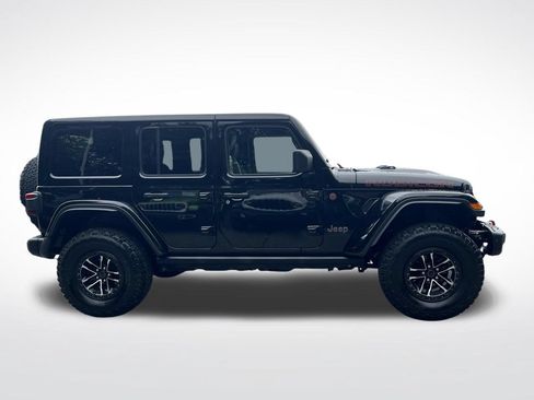 Used 2024 Jeep Wrangler Unlimited Rubicon AWD/4WD image 3