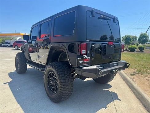 Used 2018 Jeep Wrangler Unlimited Rubicon w/ Connectivity Group AWD/4WD image 7