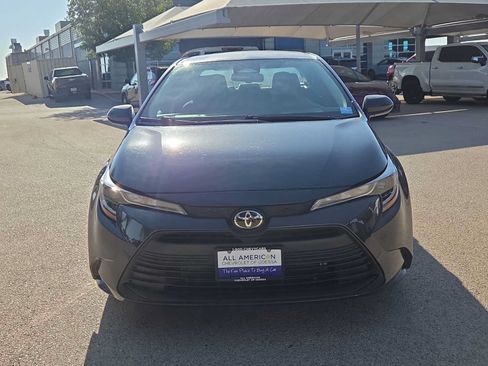 Used 2025 Toyota Corolla LE FWD image 3