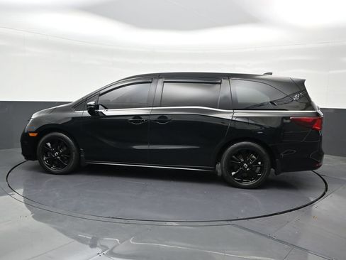 Used 2024 Honda Odyssey Sport image 2