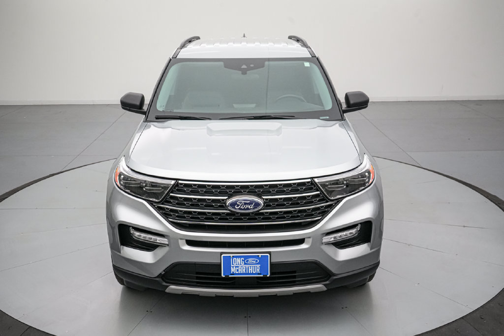 Certified 2023 Ford Explorer XLT w/ Equipment Group 202A AWD/4WD image 9