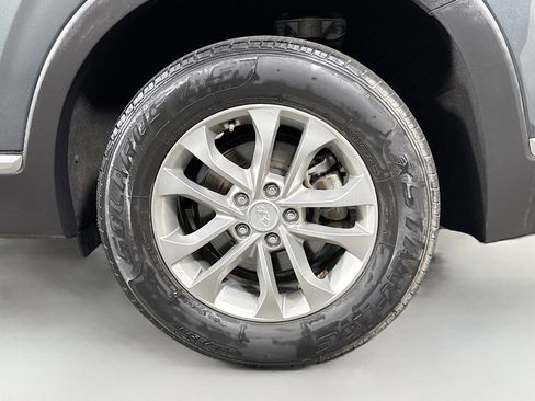 Used 2020 Hyundai Santa Fe SE FWD image 36