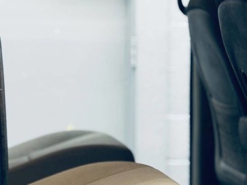 Used 2015 Kia Sedona L image 8