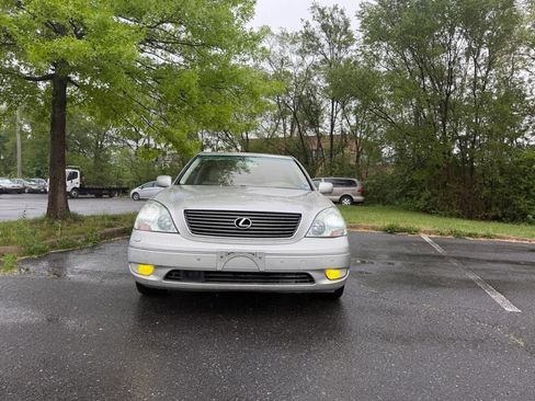 Used 2003 Lexus LS 430 RWD image 3
