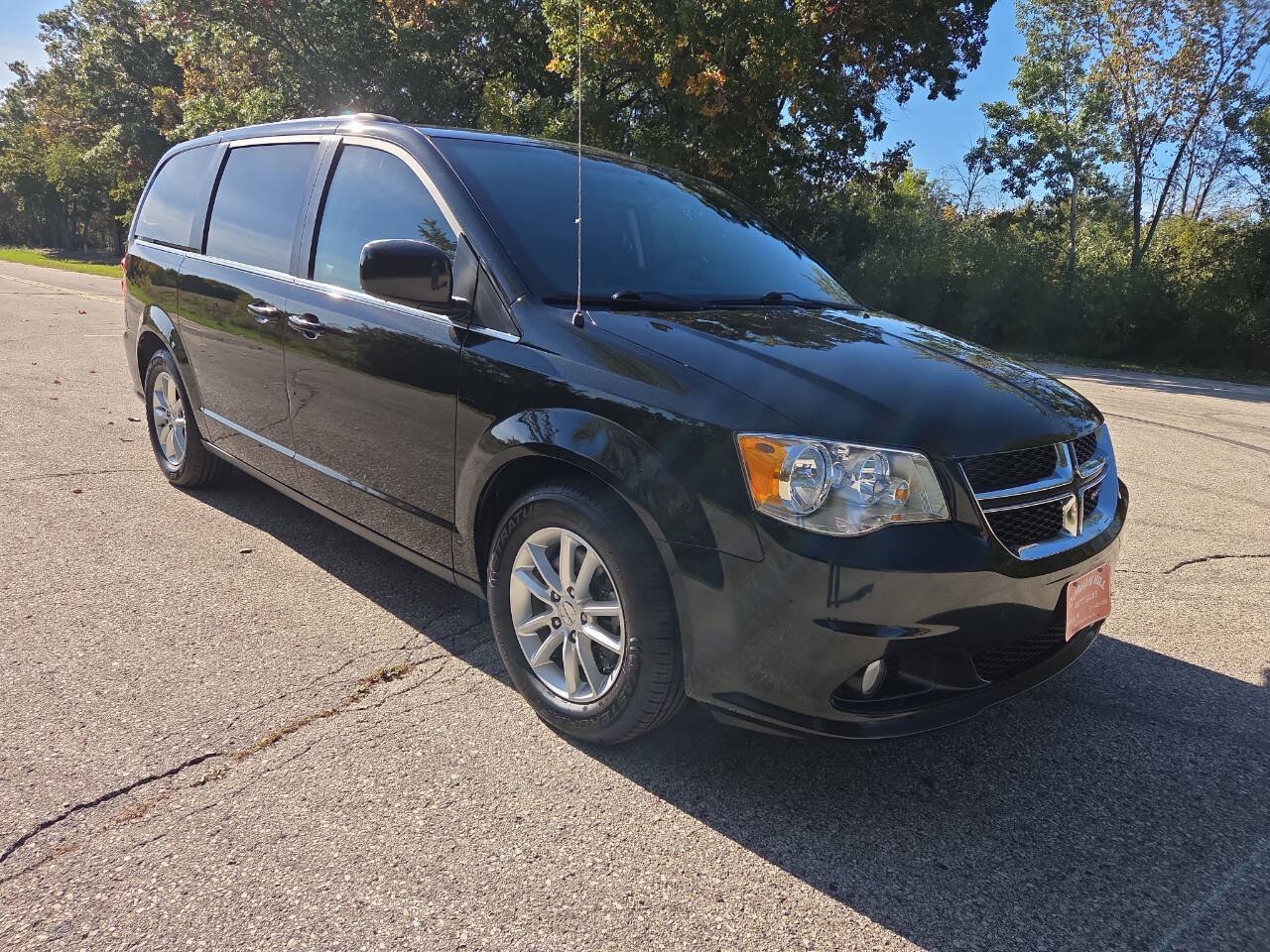 Used 2018 Dodge Grand Caravan SXT w/ Driver Convenience Group FWD image 8