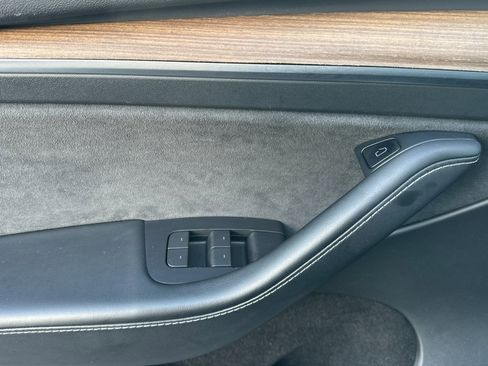 Used 2023 Tesla Model Y Long Range image 11