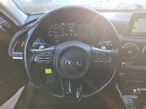 Used 2018 Kia Stinger Premium image 14