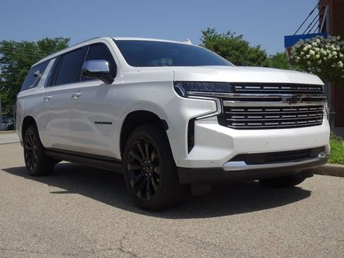 Used 2024 Chevrolet Suburban Premier w/ Advanced Technology Package AWD/4WD image 30