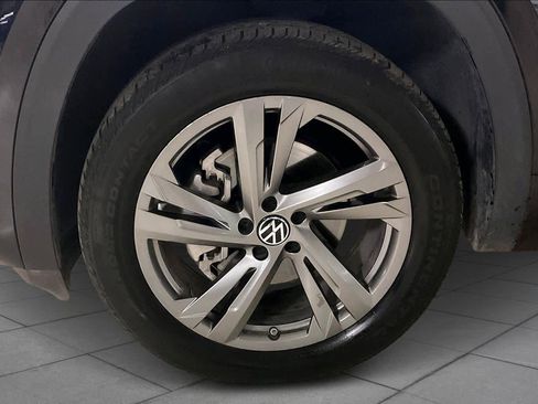 Used 2024 Volkswagen Atlas Cross Sport SEL R-Line image 10