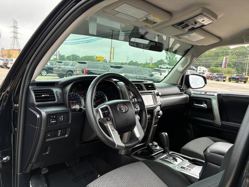 Used 2019 Toyota 4Runner SR5 AWD/4WD image 13