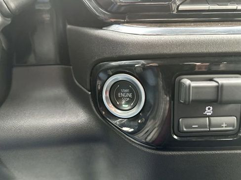 Used 2025 Chevrolet Silverado 1500 LT image 16