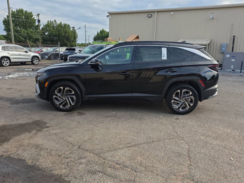 New 2025 Hyundai Tucson Limited image 16