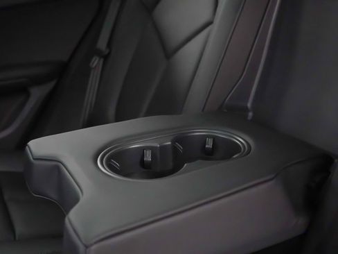 Certified 2026 Porsche Macan AWD/4WD image 19