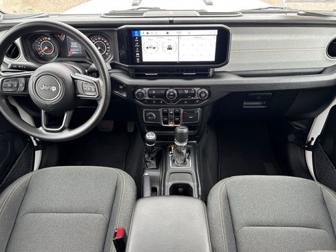Used 2025 Jeep Gladiator Sport AWD/4WD image 15