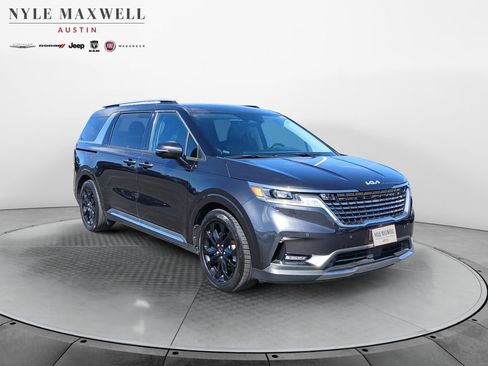 Used 2024 Kia Carnival SX FWD image 2