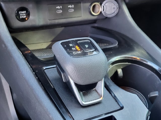 Used 2025 Nissan Rogue SV AWD/4WD image 19