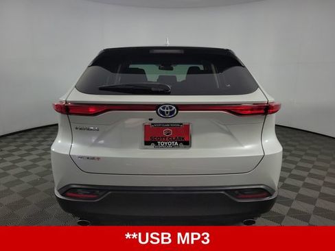 Used 2023 Toyota Venza LE AWD/4WD image 7