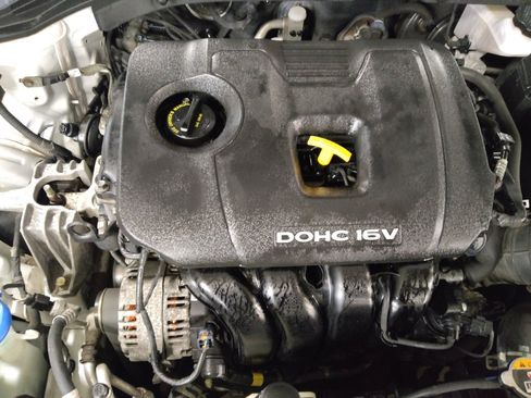 Used 2018 Hyundai Elantra SEL w/ Cargo Package image 30