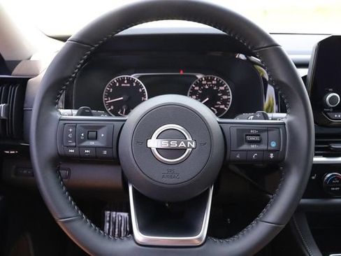 Certified 2025 Nissan Pathfinder SV w/ SV Premium Package FWD image 13