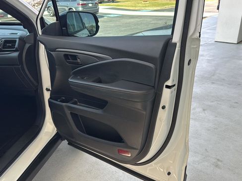 Used 2023 Honda Passport TrailSport image 12