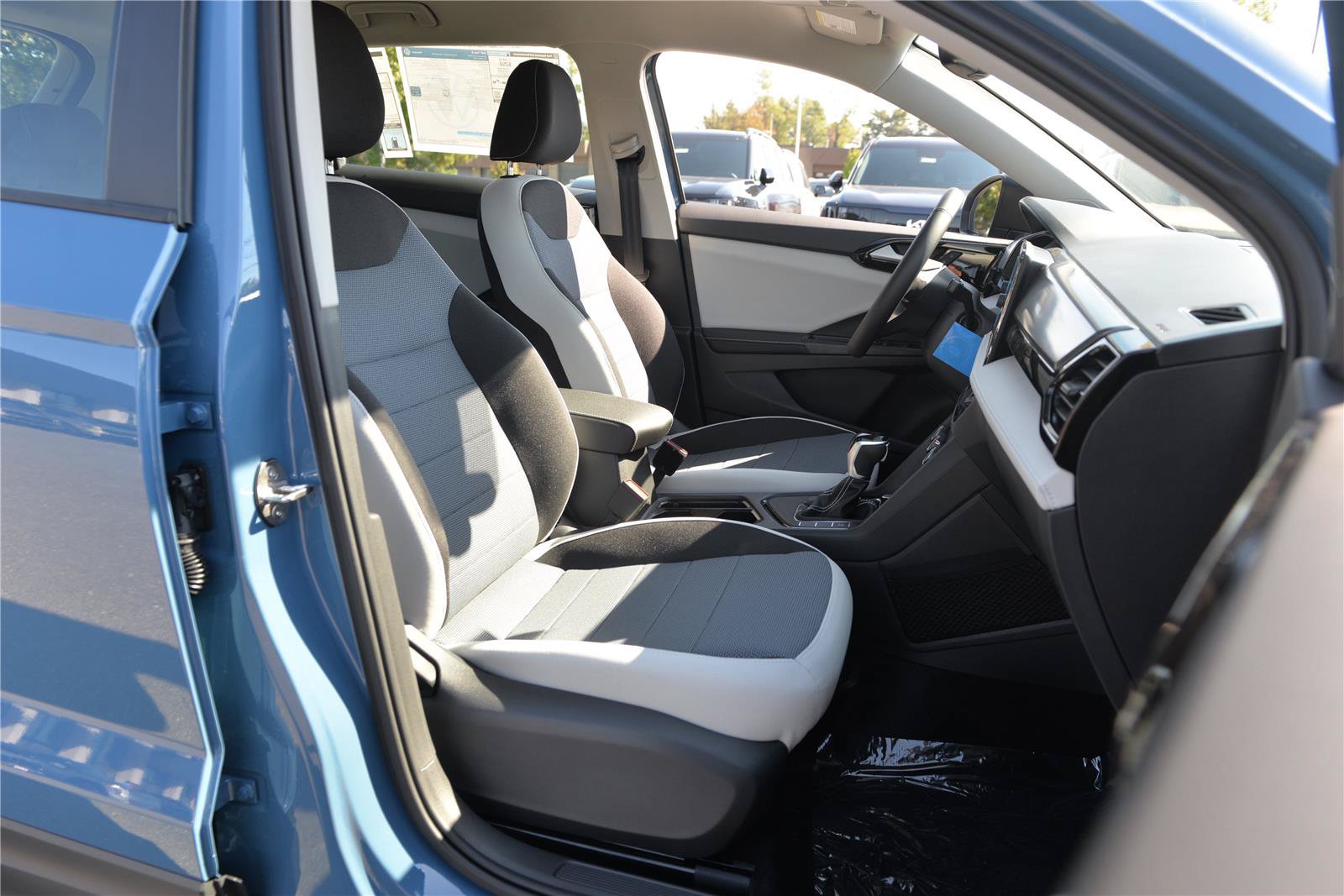 New 2027 Volkswagen Jetta SE FWD image 12