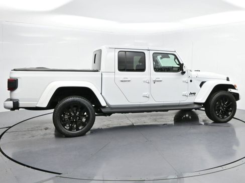 Used 2023 Jeep Gladiator Overland AWD/4WD image 8