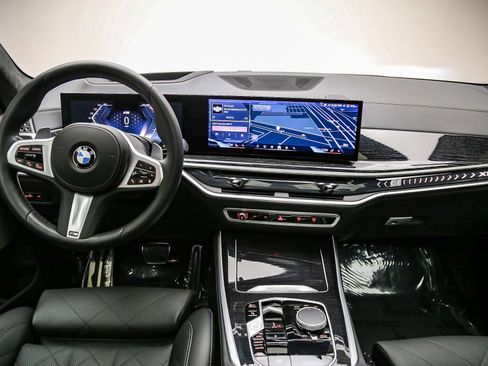 Used 2024 BMW X5 xDrive40i w/ M Sport Package AWD/4WD image 13