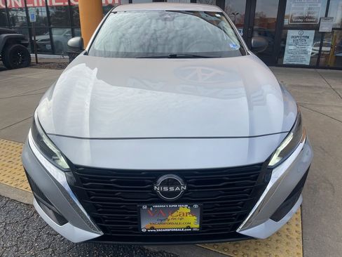 Used 2024 Nissan Altima 2.5 SV image 9