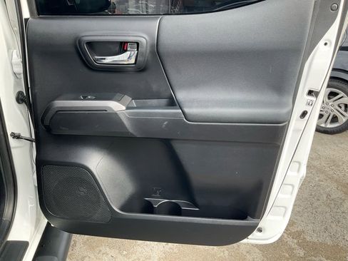 Used 2019 Toyota Tacoma TRD Sport image 53