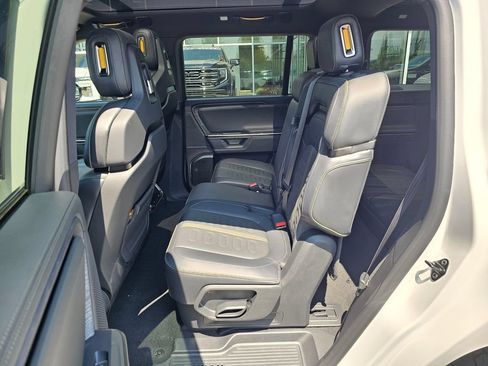 Used 2025 Rivian R1S Adventure AWD/4WD image 17