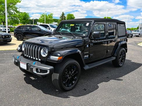 Used 2023 Jeep Wrangler Unlimited Sahara w/ Cold Weather Group AWD/4WD image 9
