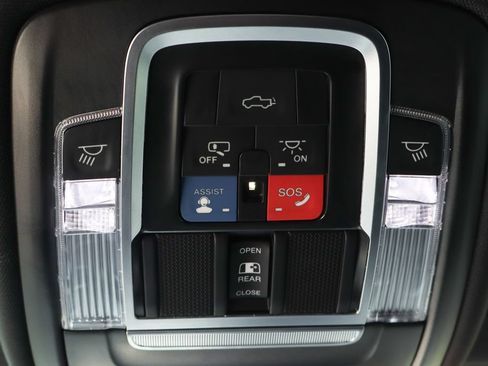 Used 2022 RAM 2500 Laramie AWD/4WD image 33