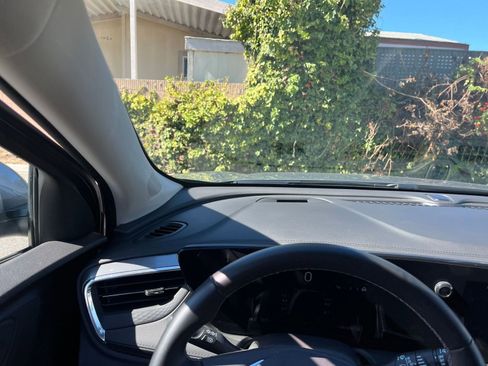 Used 2025 Buick Encore GX Preferred image 34