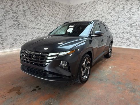 Certified 2023 Hyundai Tucson Limited w/ Cargo Package FWD image 3