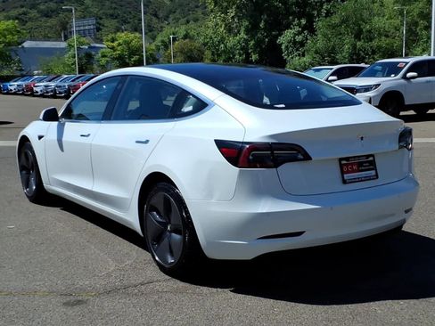 Used 2018 Tesla Model 3 Long Range RWD image 8